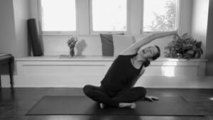 Yoga For Complete Beginners - 20 Minute Home Yoga Workout